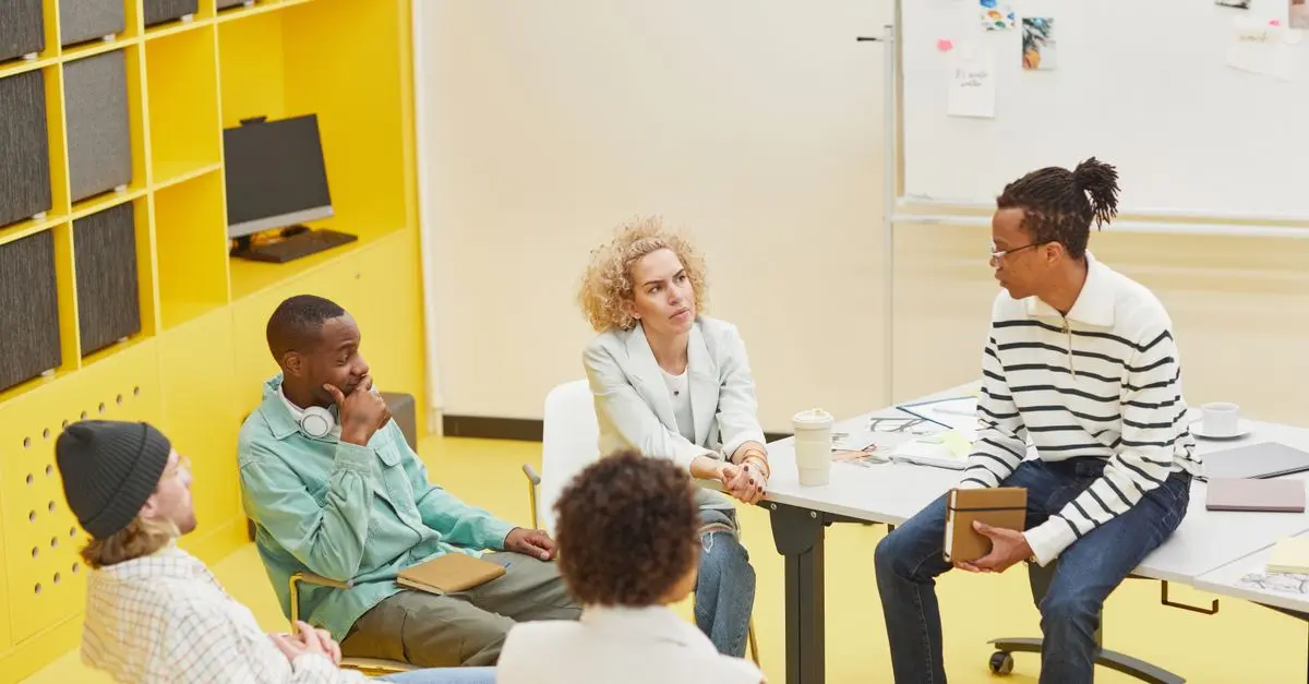 Cómo la Innovación Social Está Transformando Comunidades en España